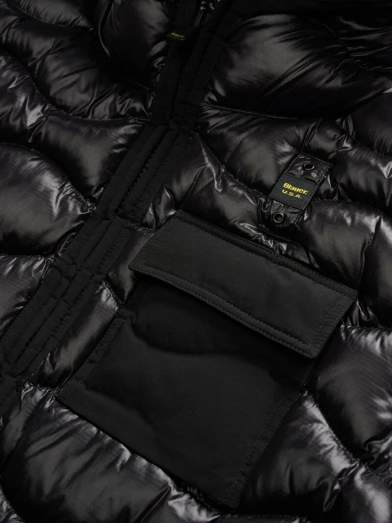 Blauer giubbino uomo Bryant in nylon nero con taschino sul petto dettaglio