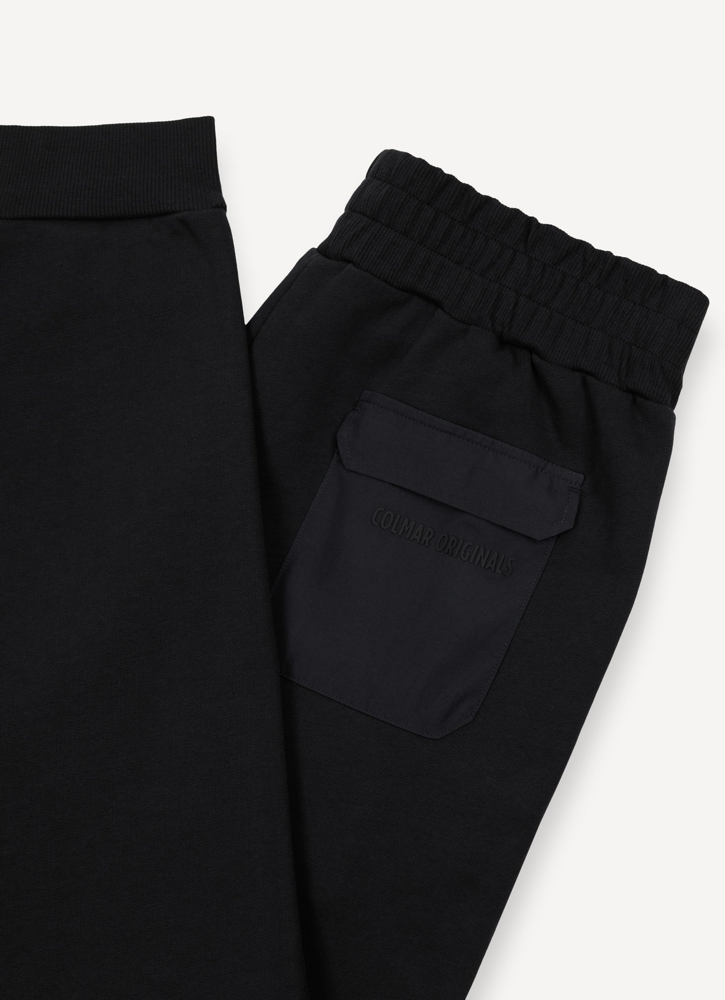 Pantaloni uomo Colmar in felpa neri con taschino in tessuto tecnico e logo Originals davanti