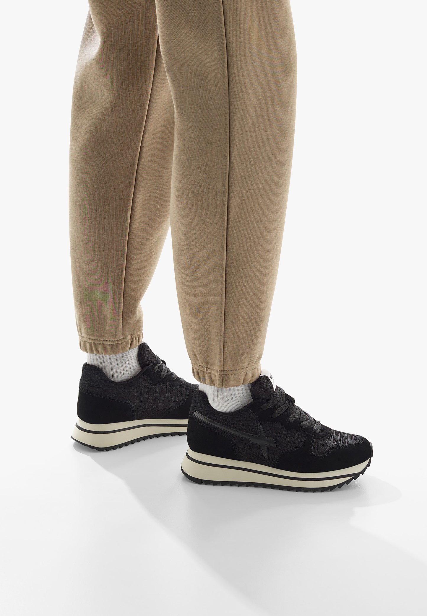 W6yz JET-W Damenschuhe - Sneaker aus Wildleder und Funktionsgewebe - Schwarz 2018635151A01