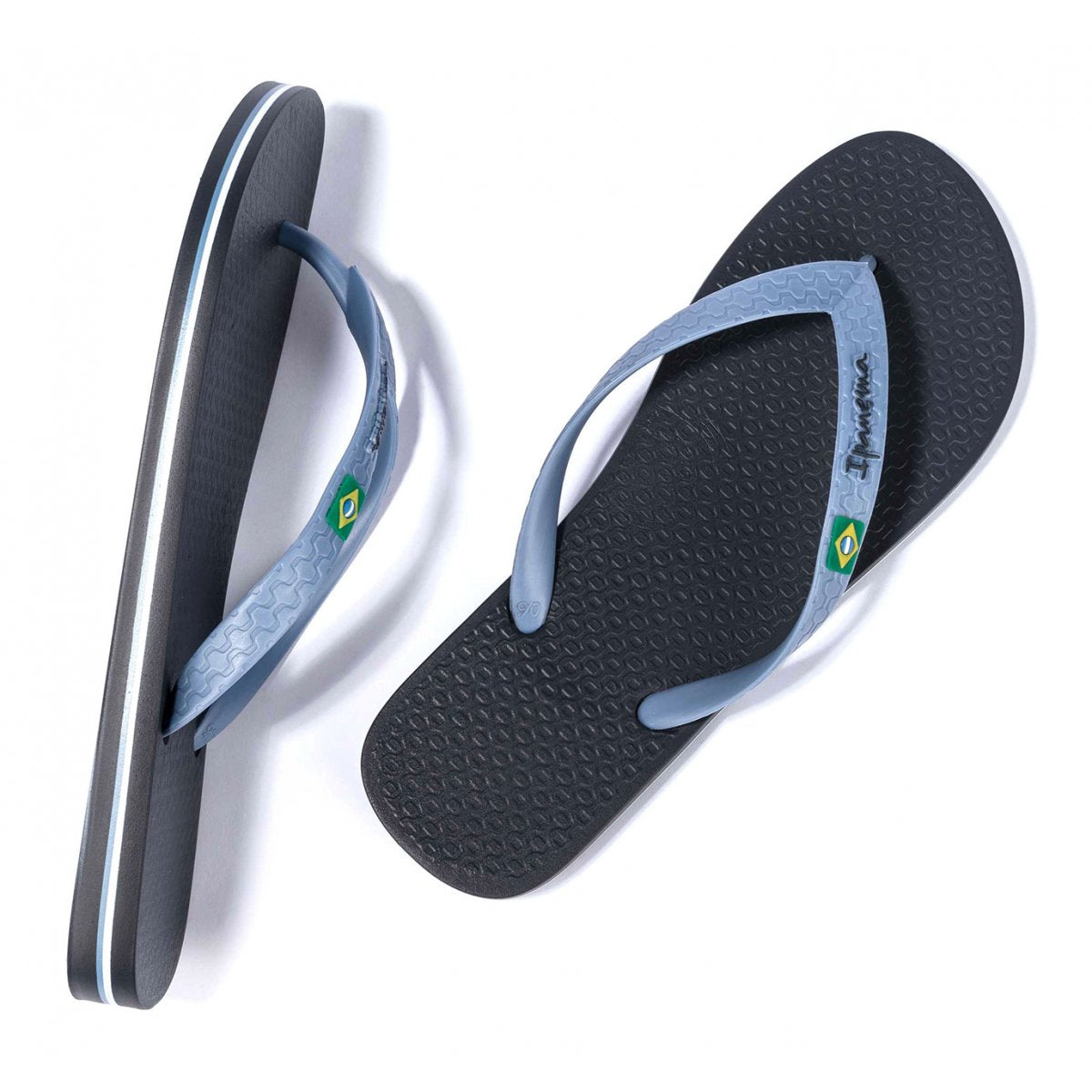 Infradito Ipanema Clas Brasil II uomo colore nero con bandiera brasiliana e suola ispirata alla spiaggia di Ipanema vista di lato