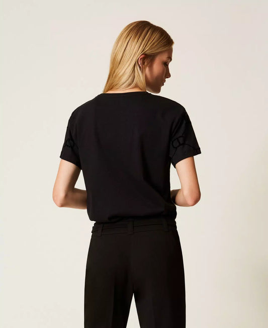 T-shirt Twinset donna nera con stampa flock Oval T su fronte e maniche dietro