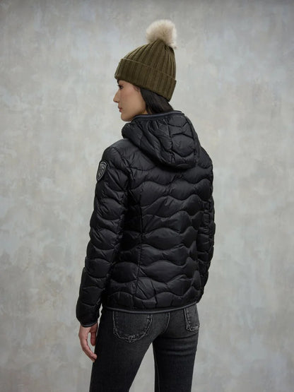 Blauer giubbino donna ad onde Camelia
25WBLDC03095-006047 999EI