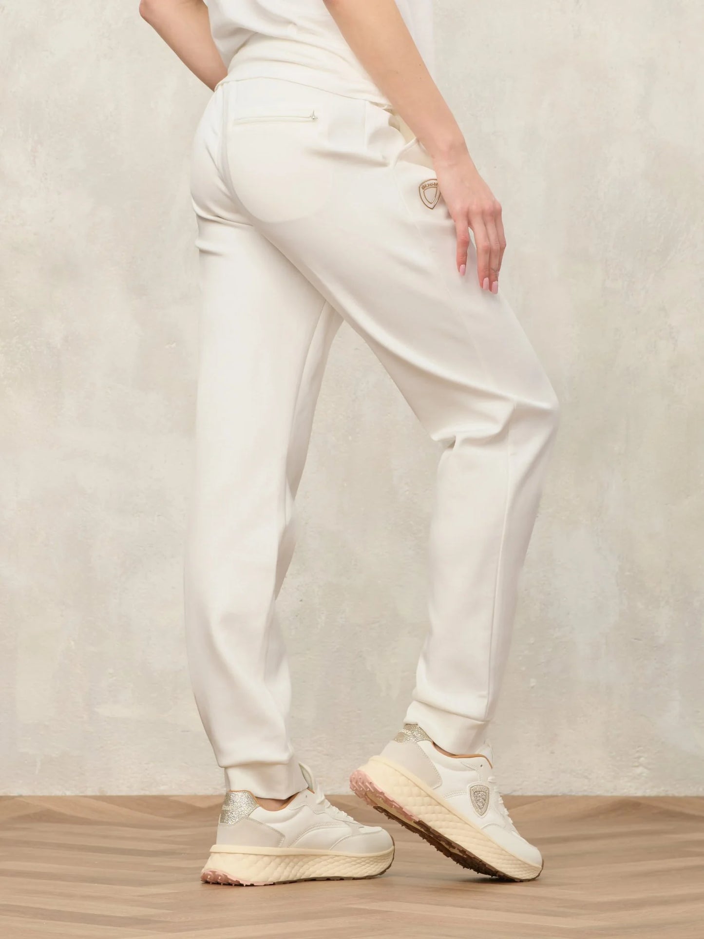 Pantaloni donna Blauer con elastico alle caviglie outfit casual