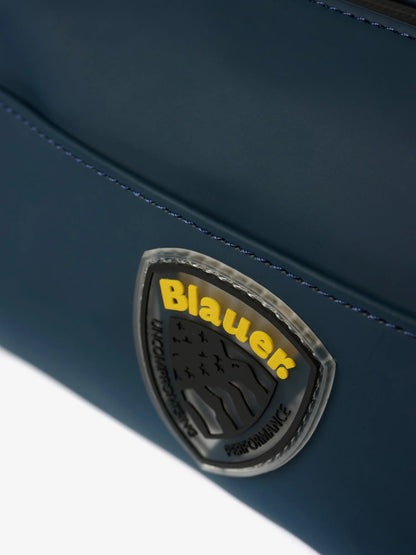 blauer trousse uomo con logo scudetto

