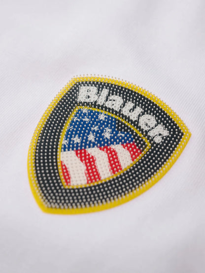 dettaglio logo Blauer scudo gommato sul petto