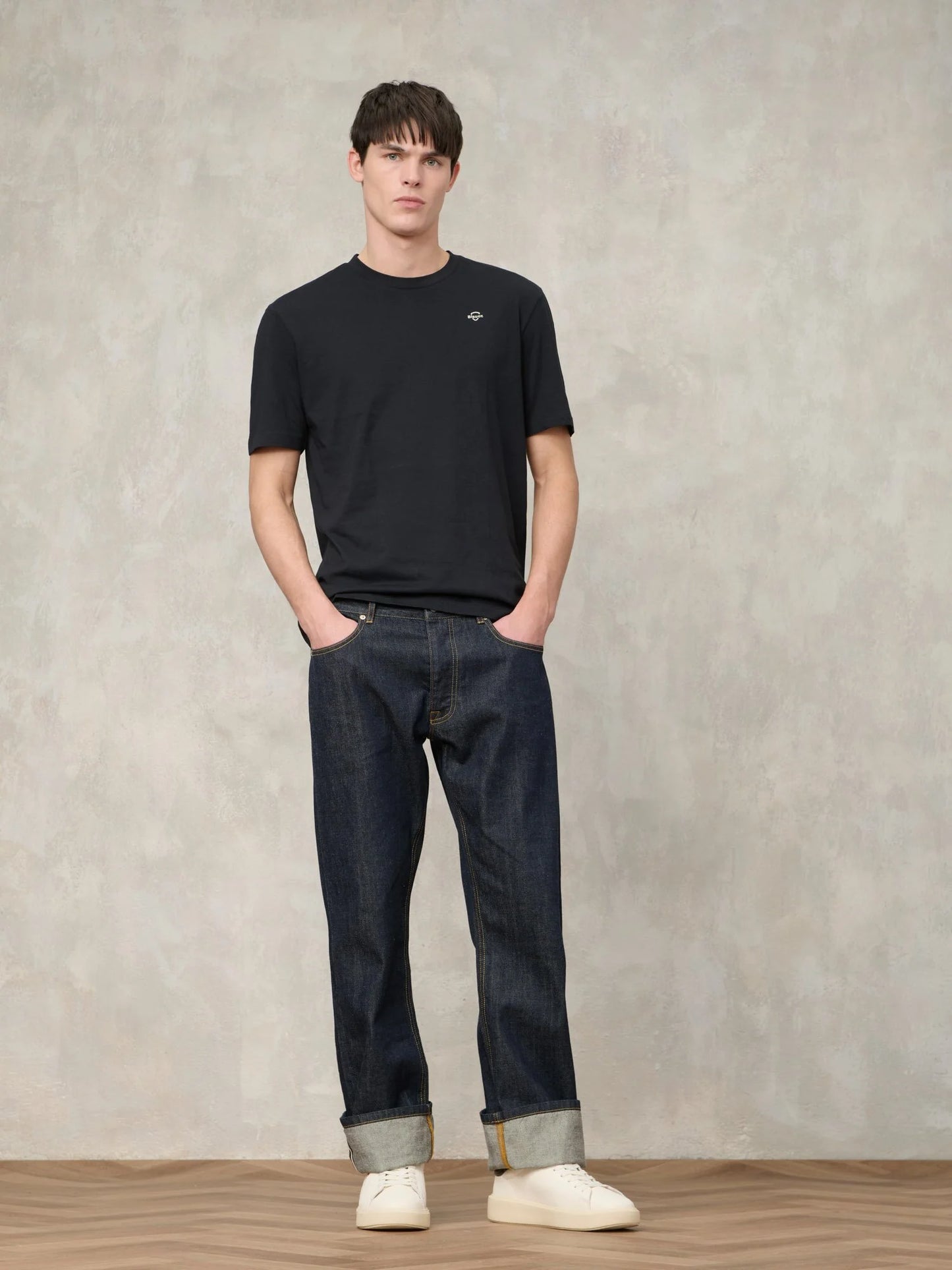 Men's Blauer Errol 26SBLUH02300 T-shirt with minimalist logo - Black