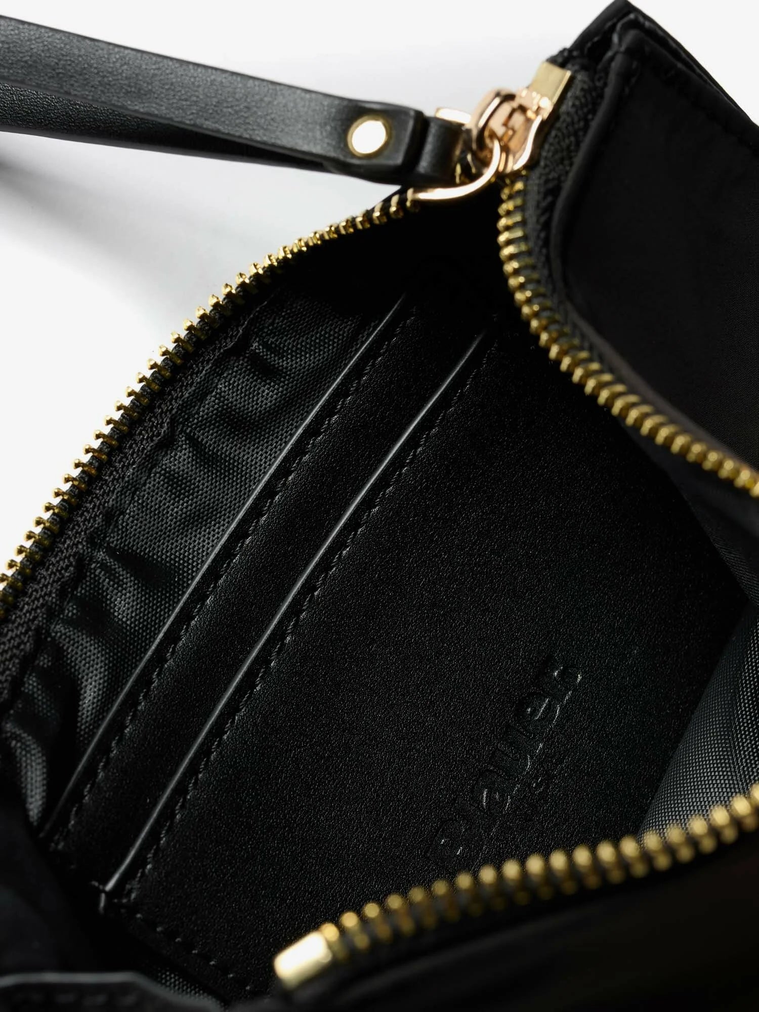 blauer pochette con scudo glitter
