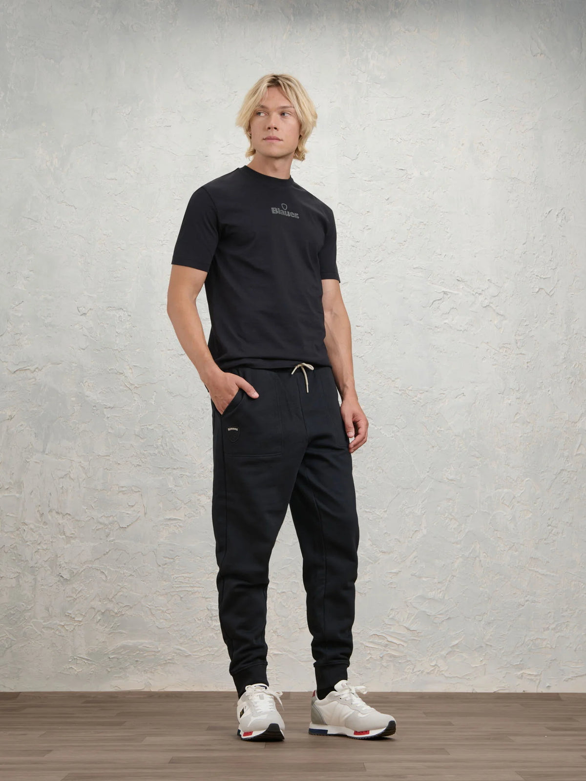 Blauer pantalone Uomo modello Walk 26WBLUP01319-007693 999 - immagine 1