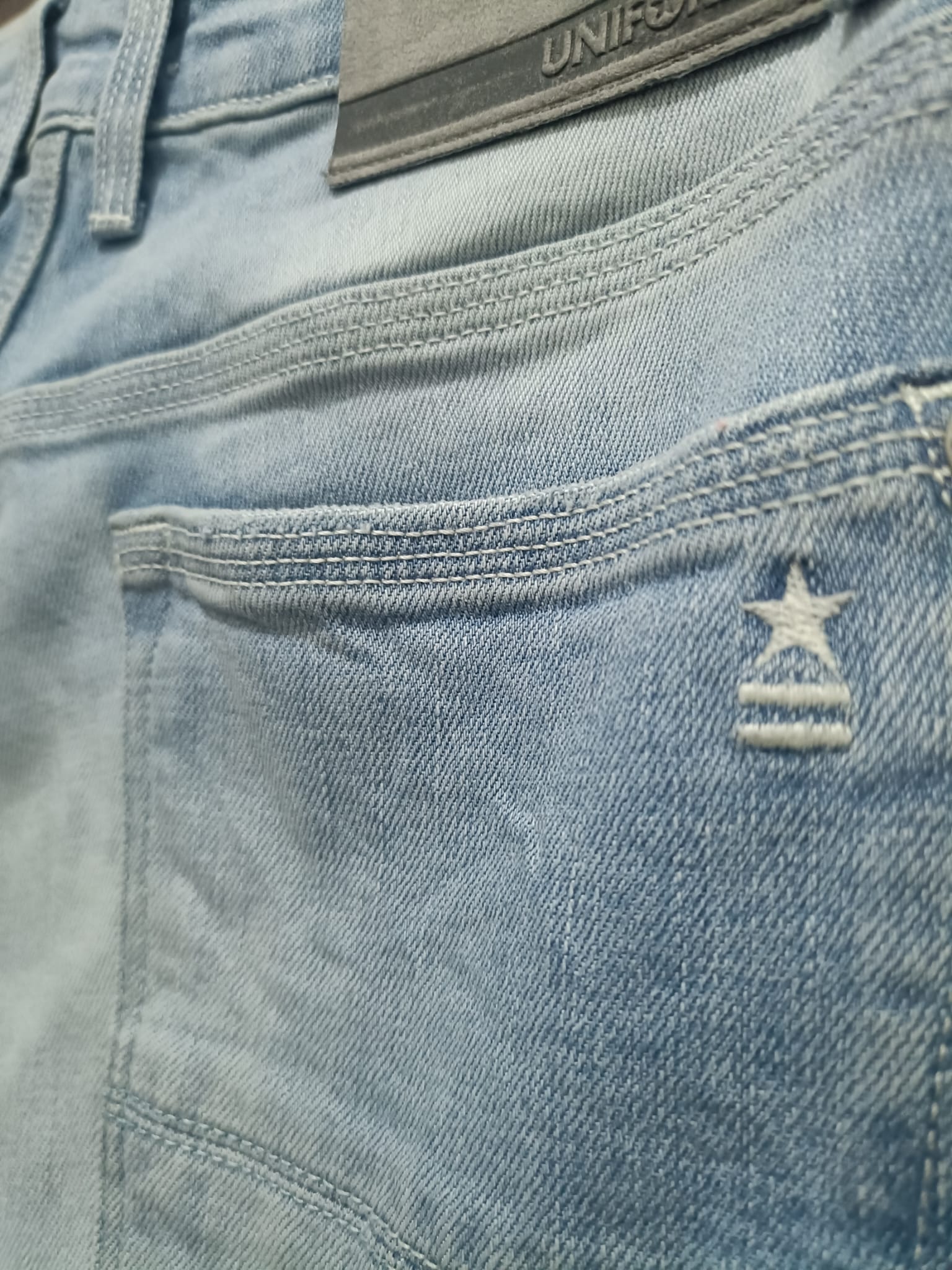 Uniform Dean jeans uomo dettaglio tasca e lavaggio blue denim