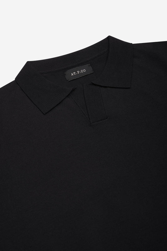 dettaglio polo uomo AT.P.CO colore nero lavorazione rasata collo senza bottoni