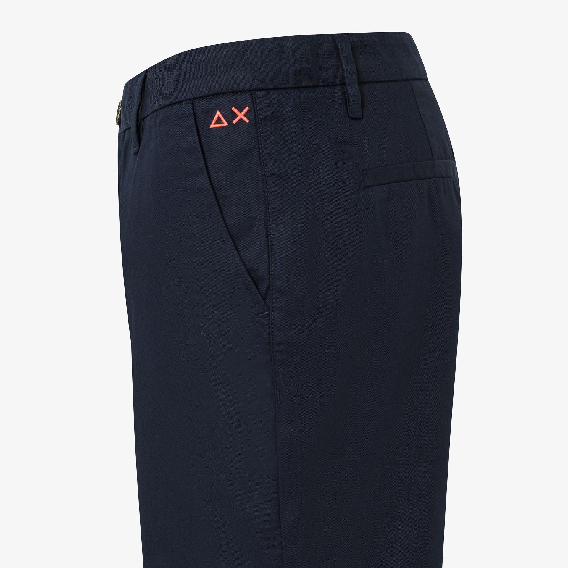 dettaglio shorts chino sun68 blu