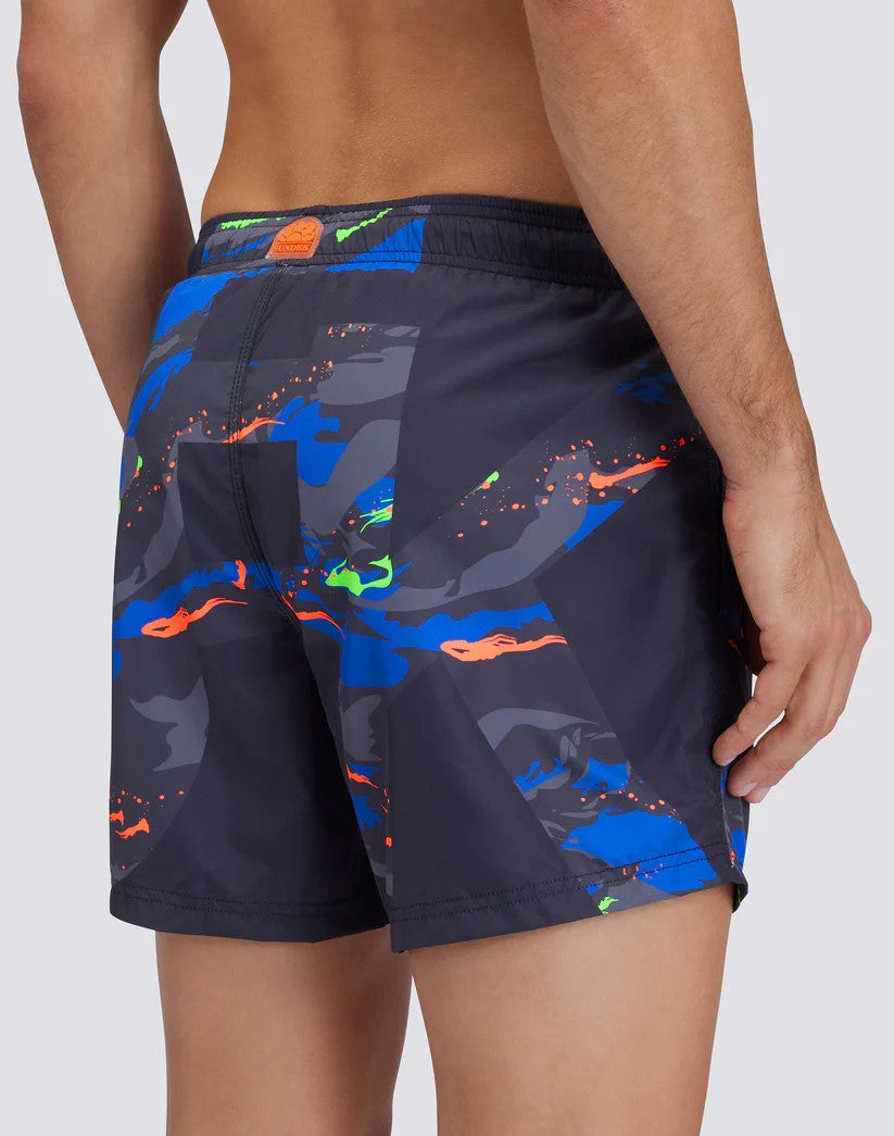 Sundek beachwear costume uomo corto con vita elasticata Repreve con stampa macro logo