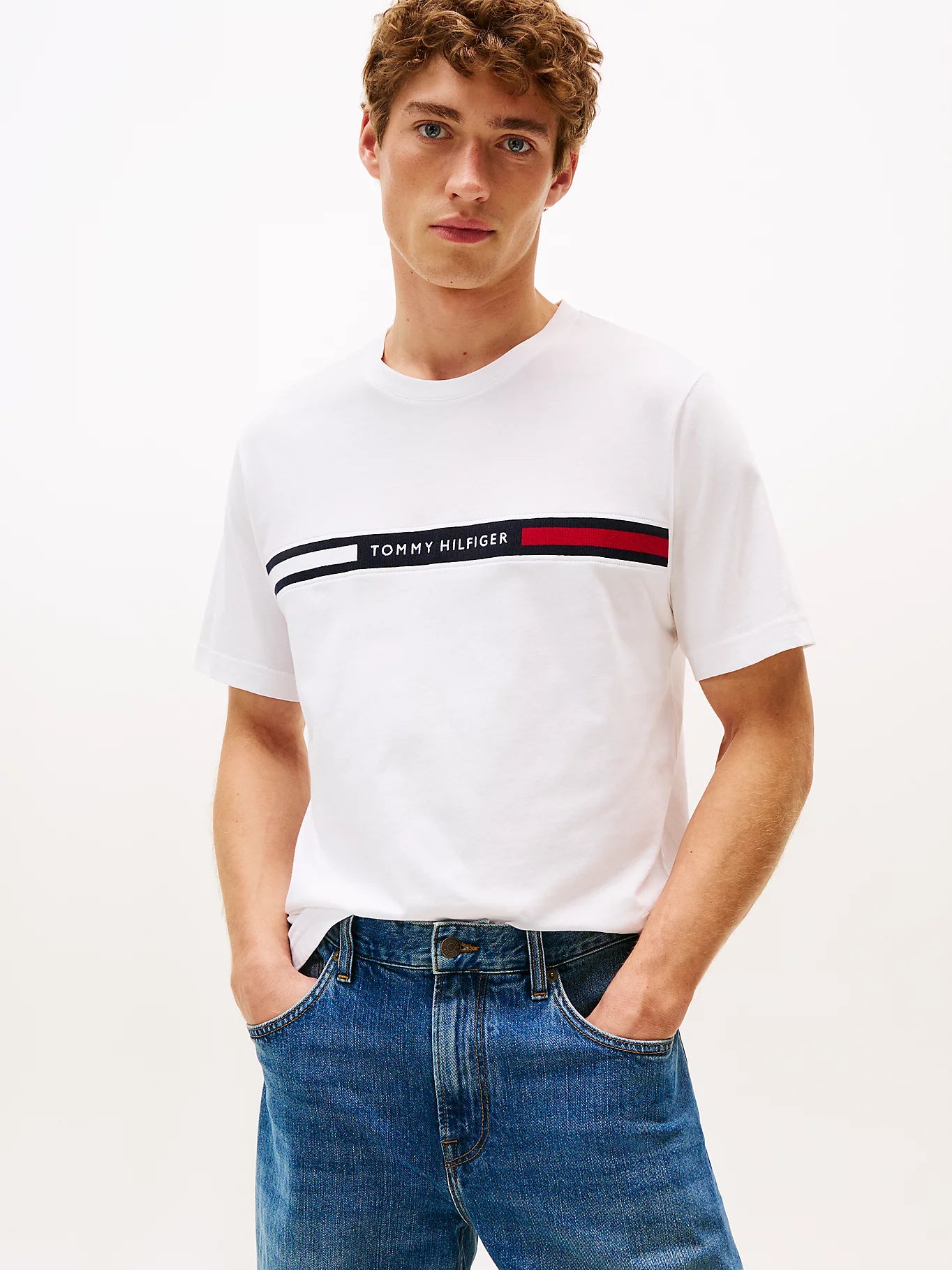 t shirt uomo Tommy Hilfiger bianca con fascia logo color block
