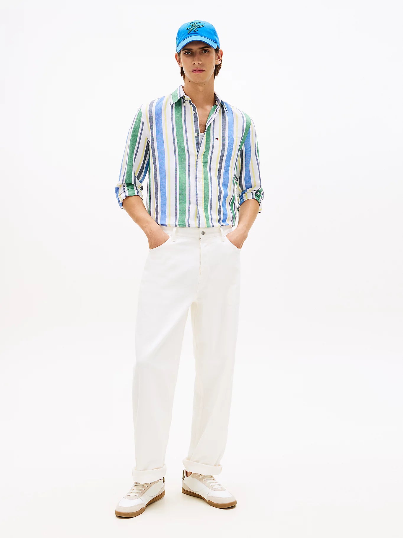 outfit uomo camicia lino Tommy Hilfiger con pantalone chiaro
