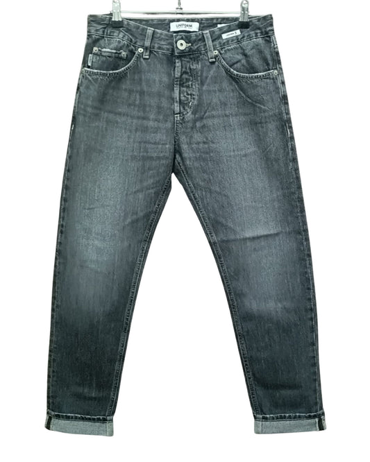 Uniform jeans uomo Danny rigid black denim 11 oz regular cropped fronte