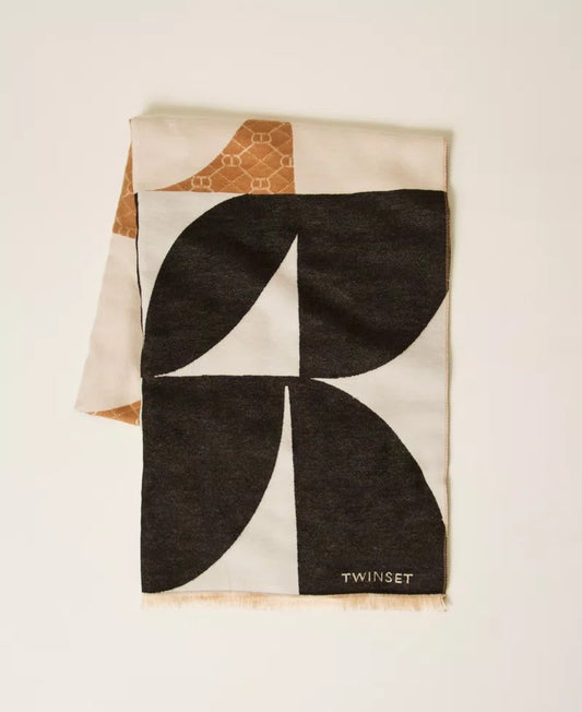 Stola Twinset in panno jacquard con motivi geometrici e frange, logo Oval T all over