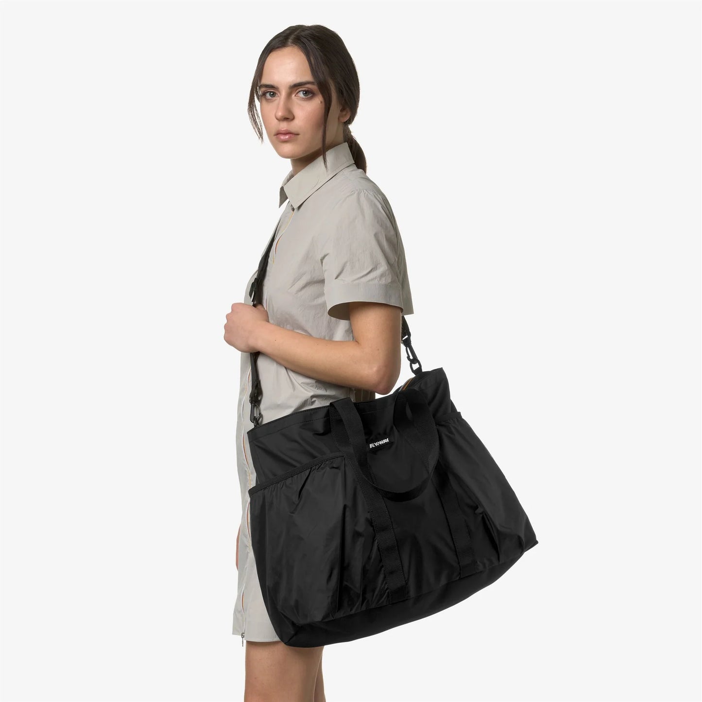 K-way Borsa donna Tote Impermeabile Versatile Unisex Nera e Grigia con Scomparti