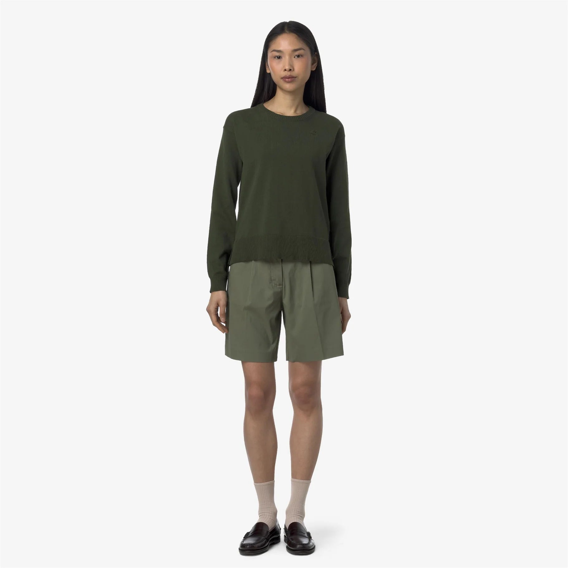 Pantaloncini K-Way stretch indossati look casual