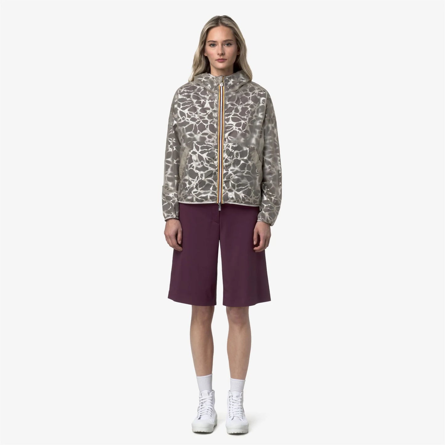 giacca K-Way Laurette donna indossata vestibilità oversize