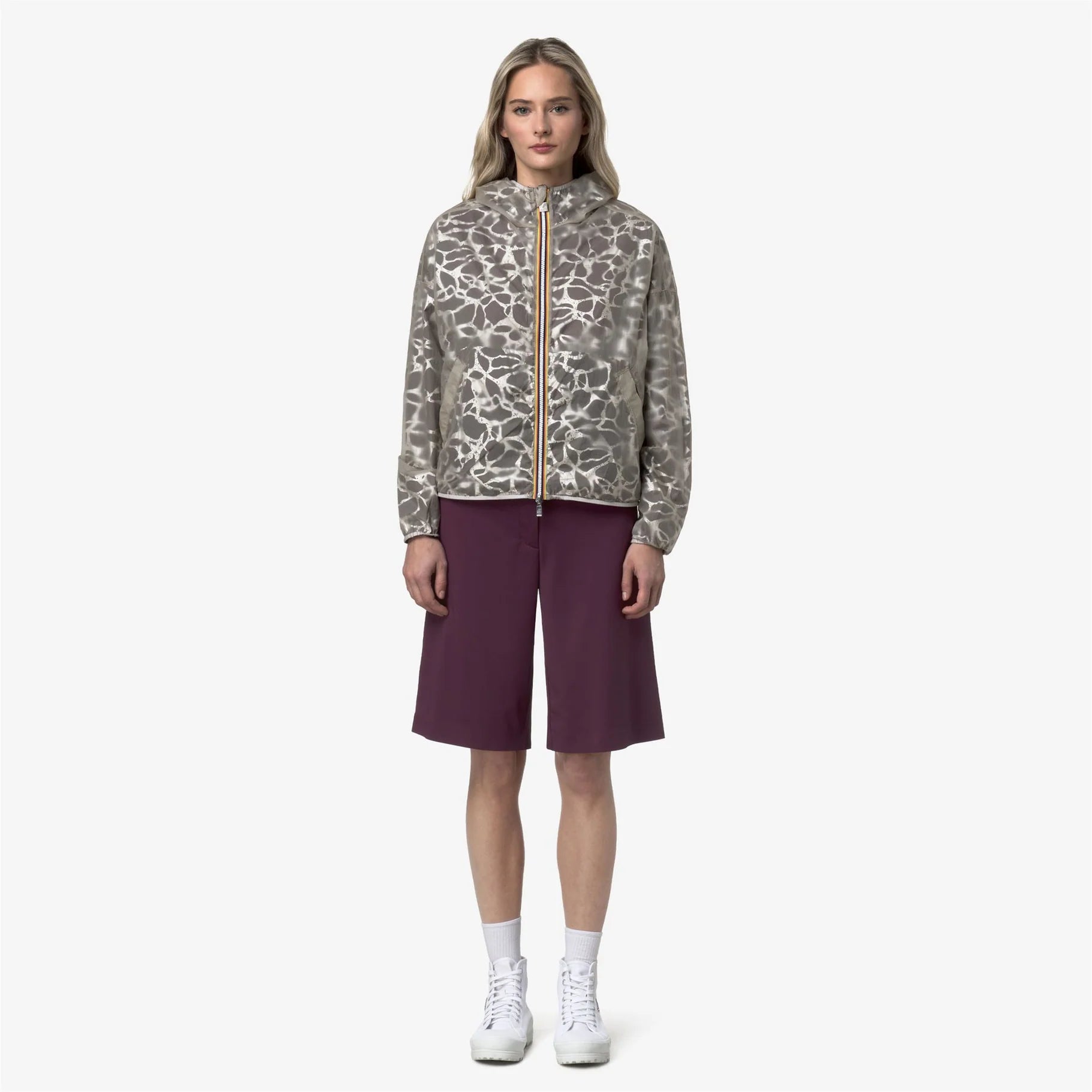 giacca K-Way Laurette donna indossata vestibilità oversize