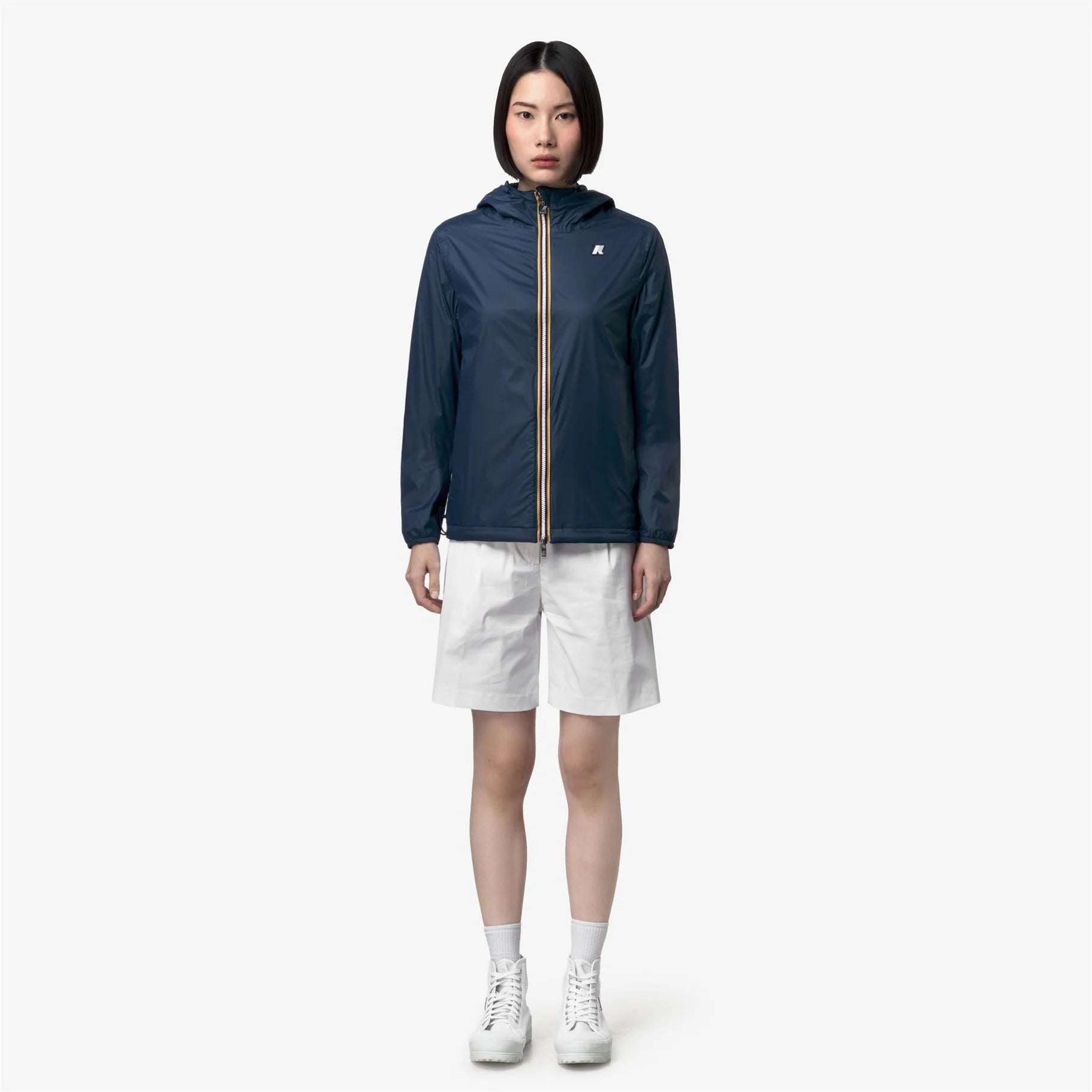 k-way giacca unisex jake con cappuccio indossata