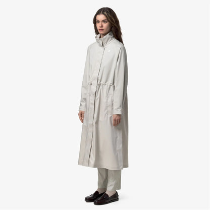 cappotto K-Way Barbrein con cappuccio indossato