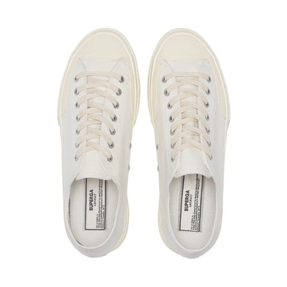 Vista dall’alto sneaker Superga low top bianca