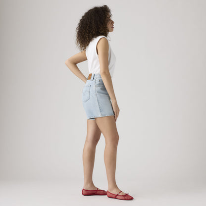 Profilo laterale short Levi’s baggy donna denim