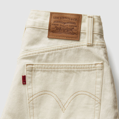 Dettaglio vestibilità ampia short Levi’s vita alta