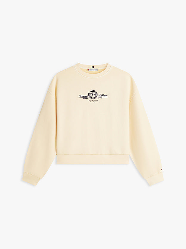 dettaglio bandierina Tommy Hilfiger sulla manica felpa