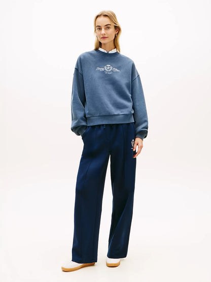 outfit donna felpa Tommy Hilfiger con pantaloni casual