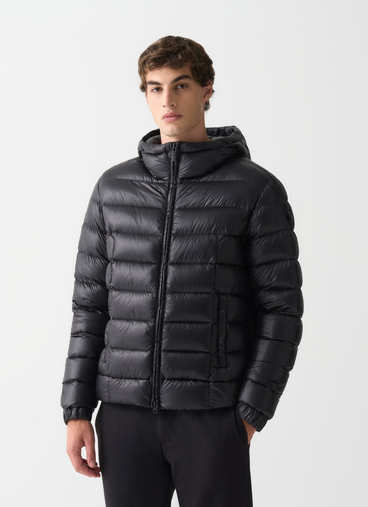 Piumino uomo Colmar nero lucido con cappuccio fisso e imbottitura in piuma naturale