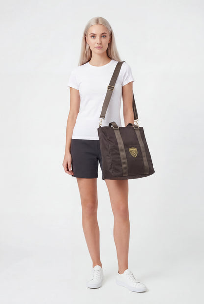 borsa Blauer donna indossata a spalla