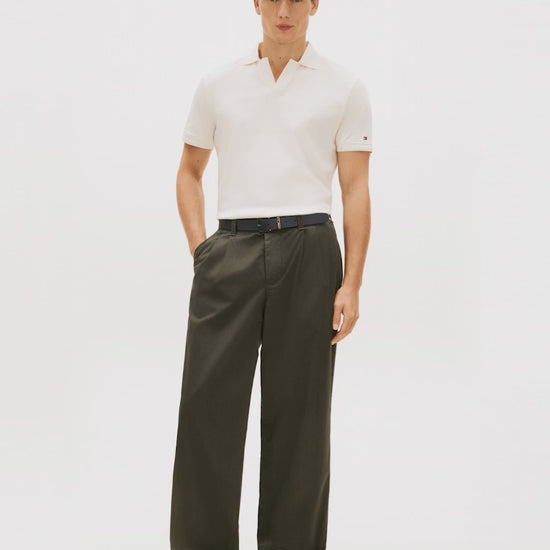 dettaglio logo ricamato polo Tommy Hilfiger manica