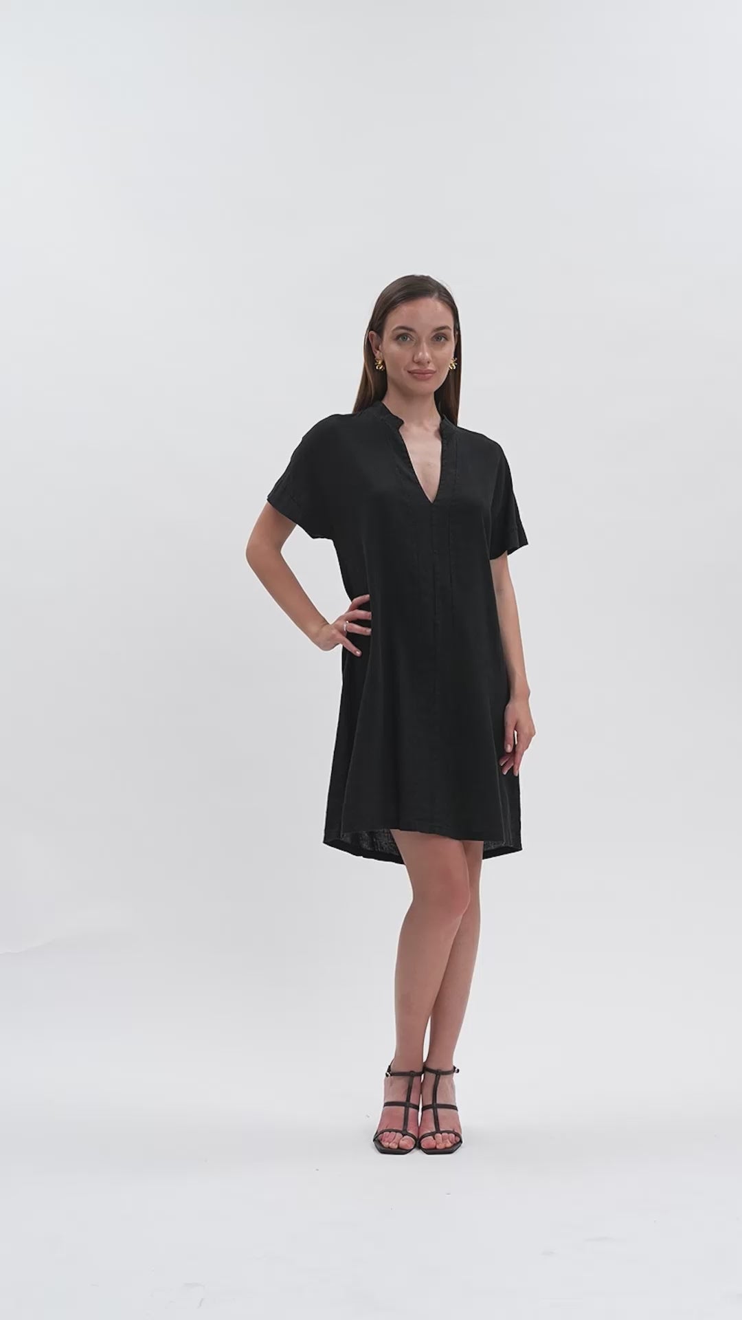 Abito corto casual chic donna colore nero video look