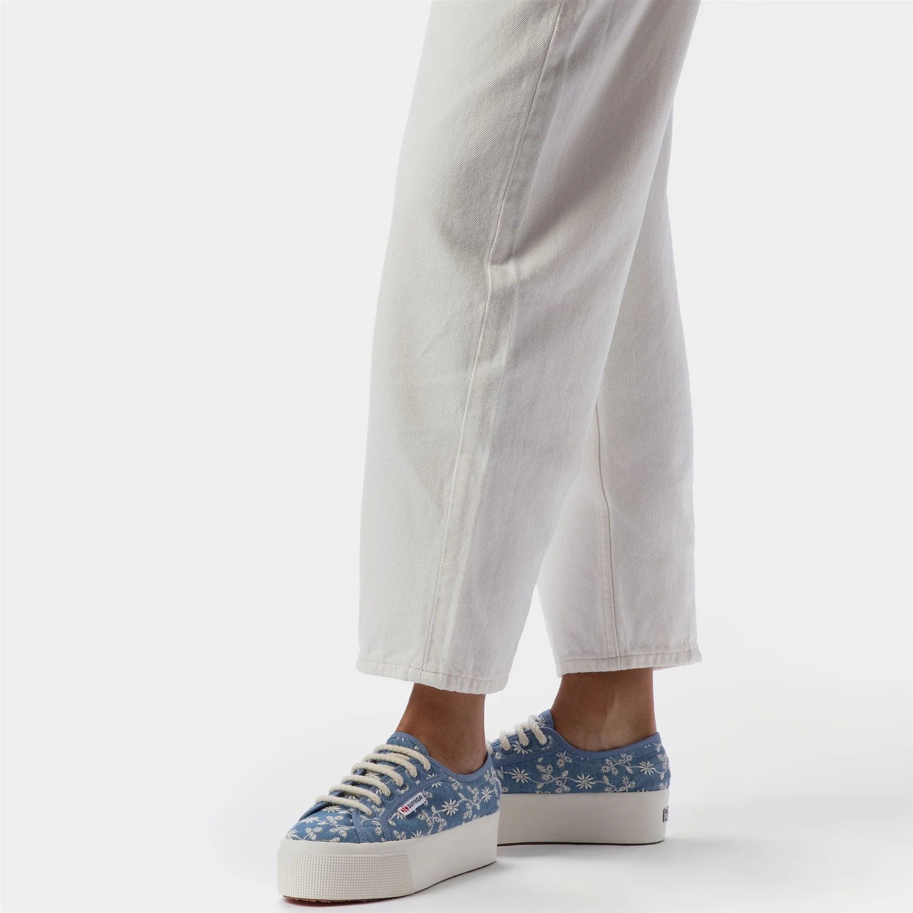 Sneaker Superga 2790 platform sangallo indossata vista laterale sinistra
