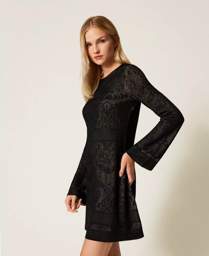 Twinset abito corto donna in maglia traforata nero con maniche lunghe e gonna morbida lato