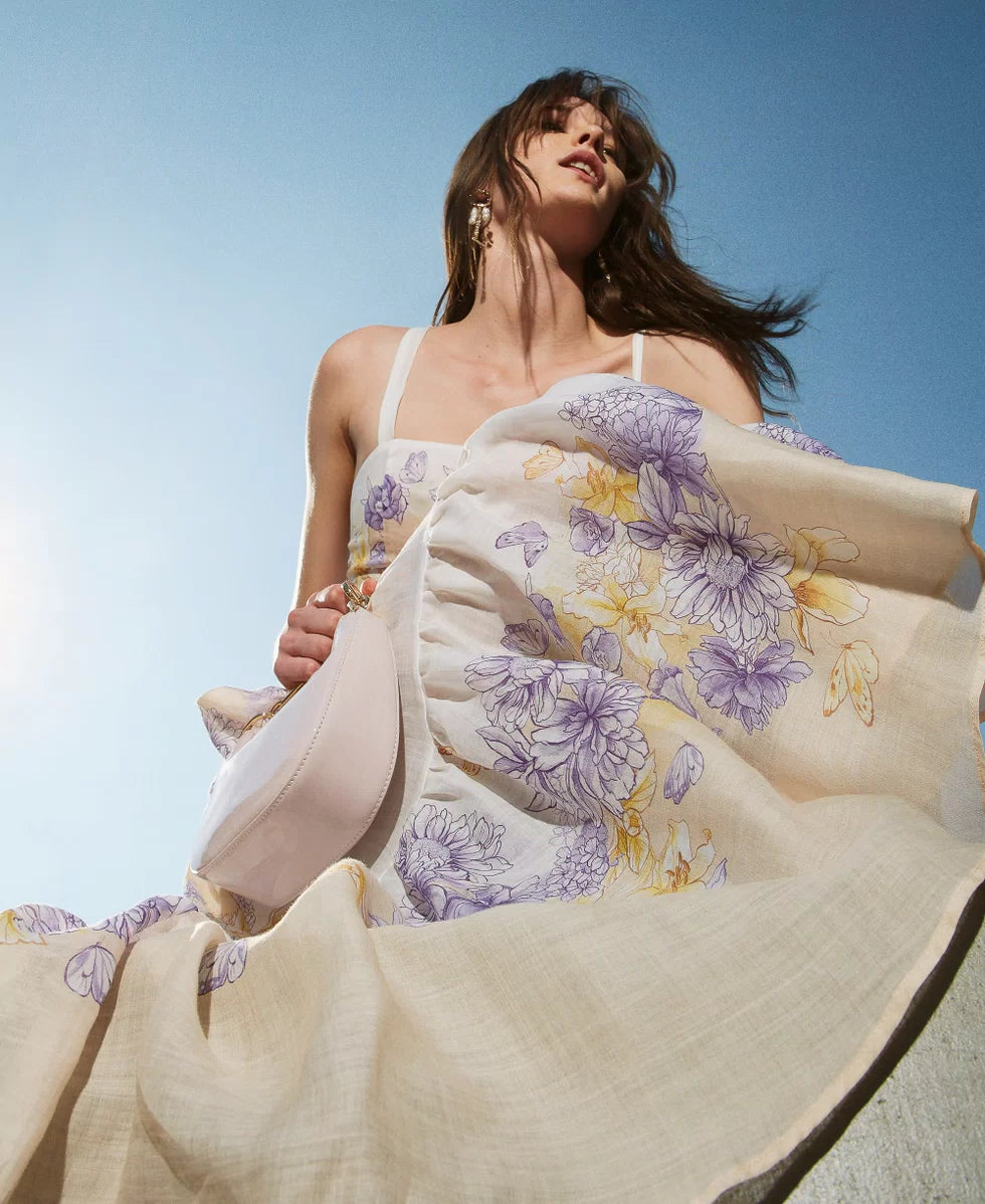 Abito lungo bustier Twinset in ramiè fantasia floreale con balza al fondo indossato