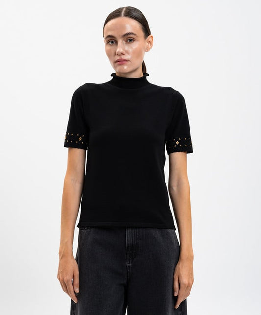 Twinset Maglia Donna con Cristalli e Bordo Grezzo – look indossato